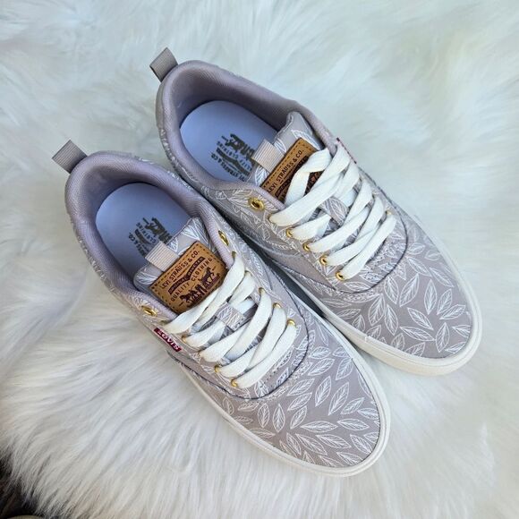Levi's Shoes Women's Size 7 Brand New in Box - Picture 2 of 8